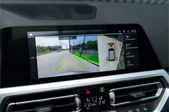 BMW 3-SERIE Touring 330i M Sport ACC Pano Laser Head Up 360 Memory HarmanK Stuurverw. Sfeerverl.