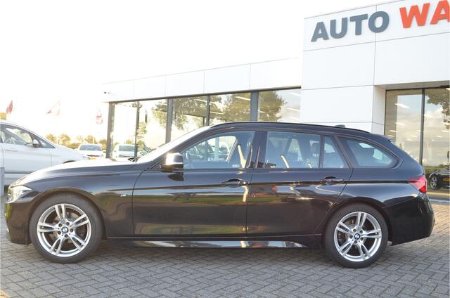 BMW 3-SERIE Touring 318i M Pakket Vol Leer St.verw. Elek. Achterklep Zwarte Raamlijsten Led Koplamp.