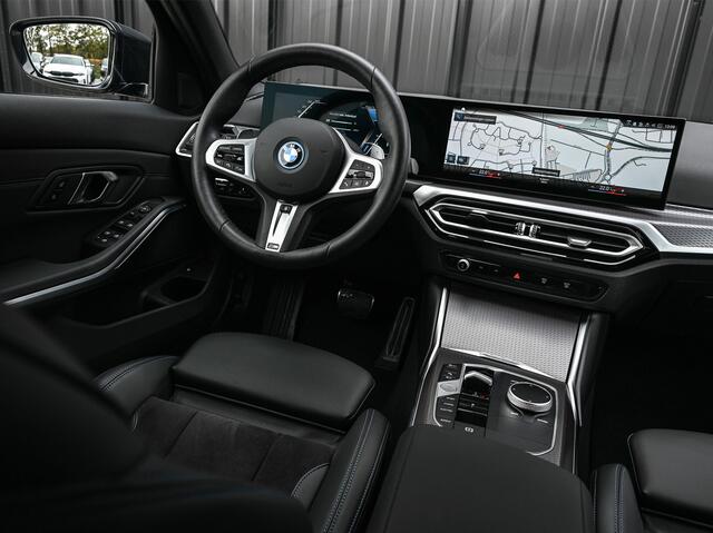 BMW 3-SERIE 330e | M-SPORT | SPORT SEATS | FULL STYLING | AMBIANCE INTERIEUR | ACTIVE CRUISE | DAB+ | HIFI SOUND | SHADOW-LINE | TREKHAAK | STUURVERWARMING