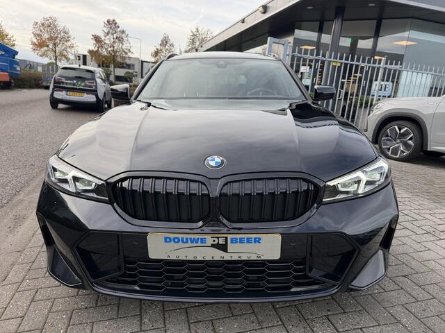 BMW 3-SERIE Touring 318i M Sport Pano-Dak | Trekhaak | Leer | Stoelverw. |