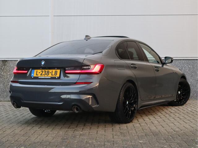BMW 3-SERIE 330i M-Sport Panorama / Harman Kardon / Laser / Leder / M Performance /