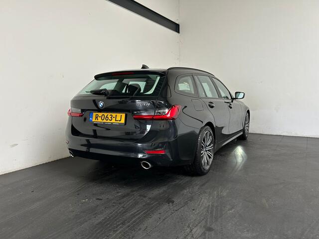 BMW 3-SERIE Touring 320i High Executive