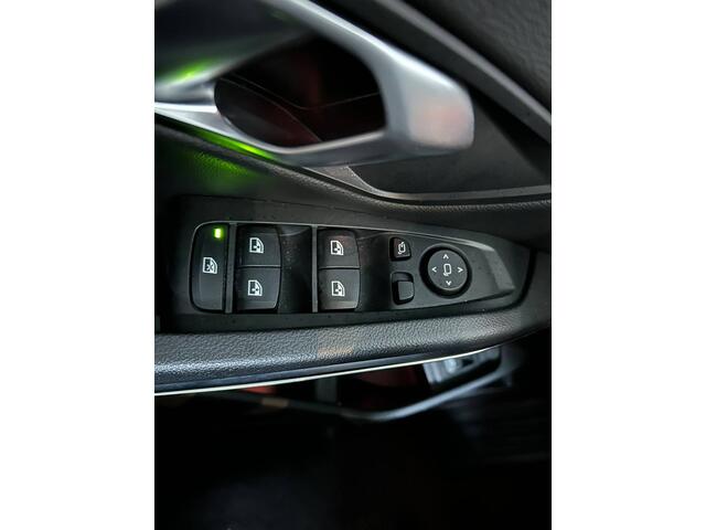 BMW 3-SERIE Touring 320i High Executive