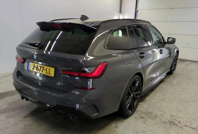BMW 3-SERIE Touring 318i Executive Edition | M-Pakket | Panoramadak | NL-Auto