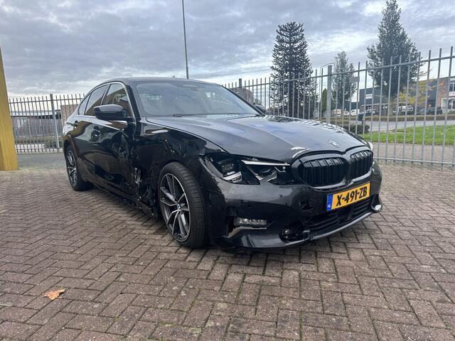 BMW 3-SERIE 320i xDrive High Executive