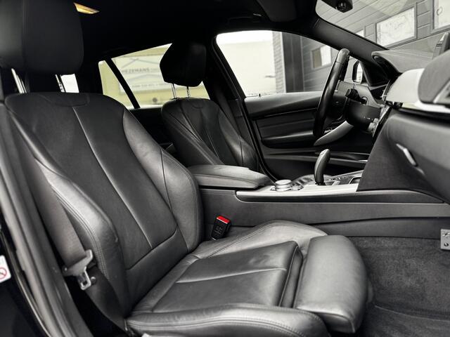 BMW 3-SERIE Touring 320i 184PK M Sport Edition | Head Up | Leder | Navi | Cruise | 19'' | ¤22.900,- Incl. BTW