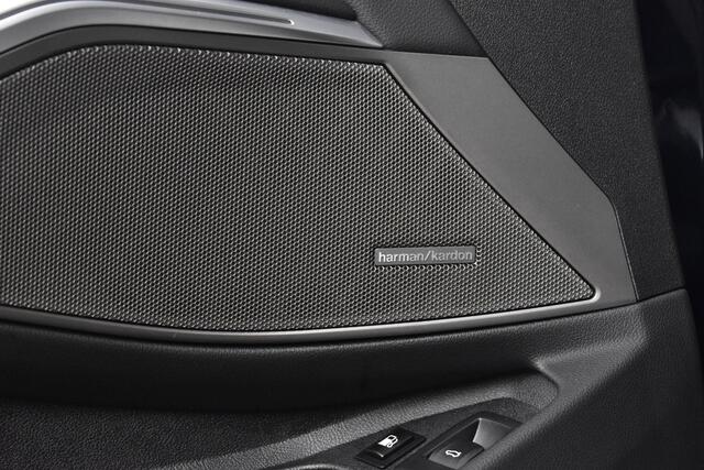 BMW 3-SERIE 330e M Sport Individual | Schuif/Kanteldak | ACC | Laser Light | Memory | Harman/Kardon | Camera |