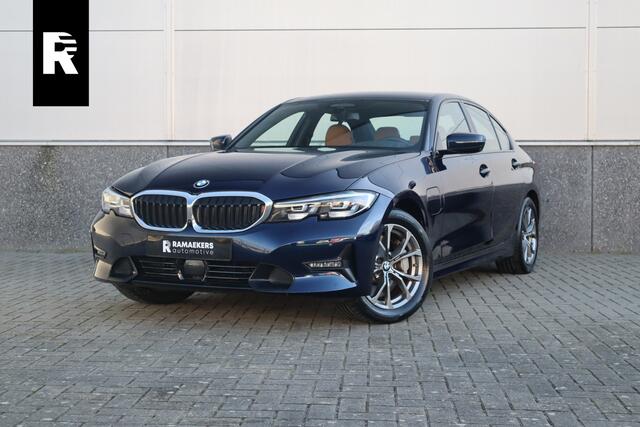 BMW 3-SERIE 330e High Executive Adaptieve cruise / 360 / Head-up / Harman Kardon / Dode hoek / Leder /