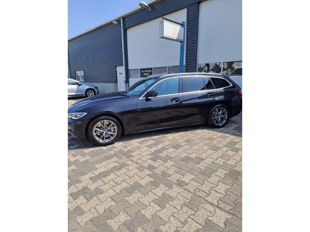 BMW 3-SERIE 330I HIGH EXE. ED.