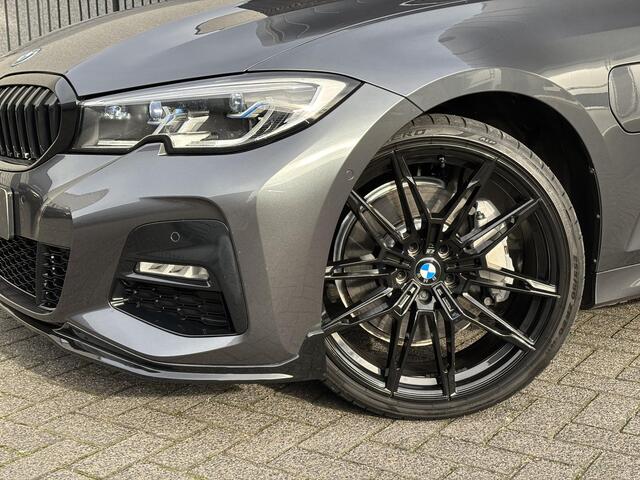BMW 3-SERIE Touring 330e M Sport / Panodak / Alcantara / Laser licht / 20"