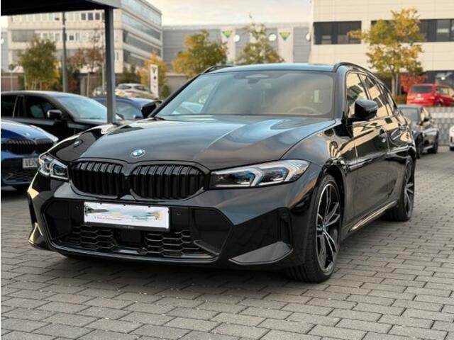 BMW 3-SERIE Touring 320d xDrive M-SPORT ** LED, NAVI+, HALF-LEDER, PANO, H&K, HuD, TREKH, 19-inch LMV ** 1e EIG - UNFALLFREI ** ** INFORMEER OOK NAAR ONZE AANTREKKELIJKE FINANCIAL-LEASE TARIEVEN **