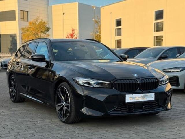 BMW 3-SERIE Touring 320d xDrive M-SPORT ** LED, NAVI+, HALF-LEDER, PANO, H&K, HuD, TREKH, 19-inch LMV ** 1e EIG - UNFALLFREI ** ** INFORMEER OOK NAAR ONZE AANTREKKELIJKE FINANCIAL-LEASE TARIEVEN **