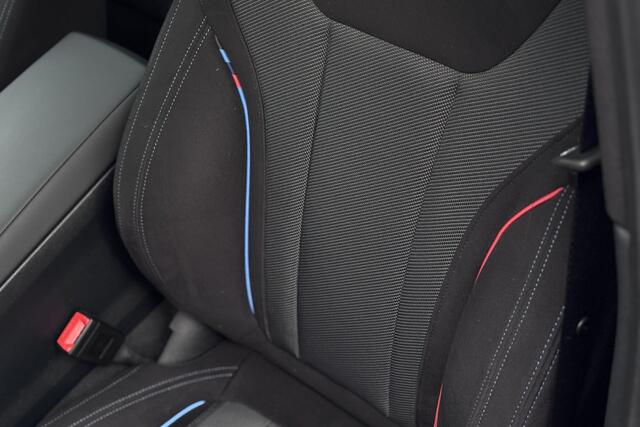 BMW 3-SERIE Touring 330e M-Sport | 19,5 kWh | Panodak | Head-Up | Memory | Trekhaak | 360° Camera | Fabrieksgarantie