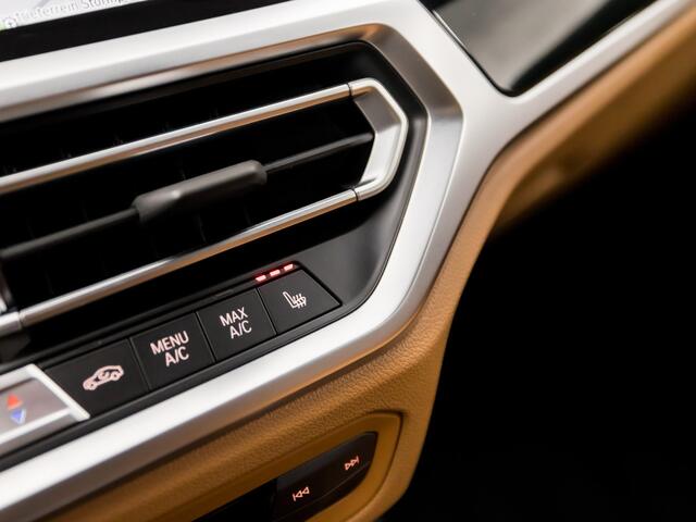 BMW 3-SERIE Touring 320e High Executive 204Pk Automaat (APPLE CARPLAY, GROOT NAVI, COGNAC LEDER, TREKHAAK ELEKTRISCH, STOELVERWARMING, SPORTSTOELEN, CAMERA, GETINT GLAS, ELEK ACHTERKLEP, NIEUWSTAAT)