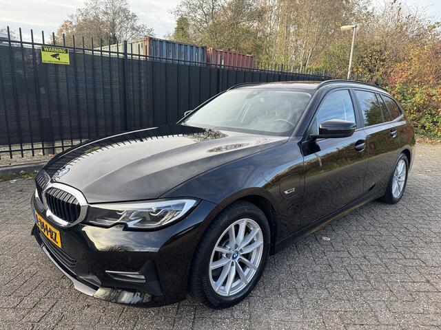 BMW 3-SERIE Touring 320e Business Edition Plus Sportleer/CarPlay/Laser