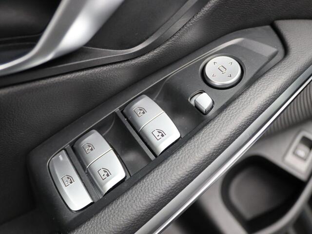 BMW 3-SERIE Touring 318i High Executive | M Sport Plus Pack | Parking Pack | Audio Media Pack | Stuurwielrand Verwarmd | Head-Up Display | DAB | HiFi | 19''