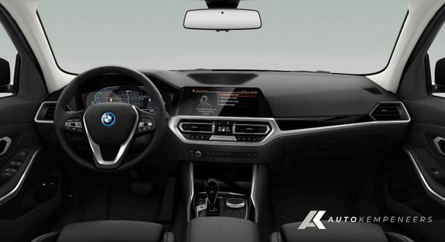 BMW 3-SERIE 330e xDrive | Sportline | Shadow | ACC | Elek. trekhaak | Parkeersenoren | Apple carplay | 17' Inch |