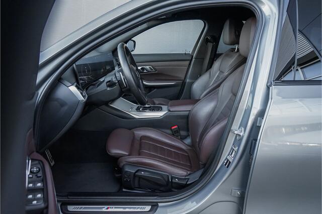 BMW 3-SERIE Touring 318i 157PK M-Pakket Leder LED Trekhaak