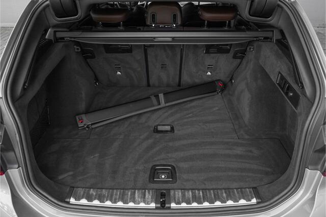 BMW 3-SERIE Touring 318i 157PK M-Pakket Leder LED Trekhaak