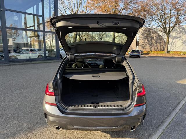 BMW 3-SERIE Touring 320i M-SPORT| PANO| ADAP. CRUISE| NET GROOT ONDERHOUD GEHAD, RIJKLAAR| ELEK. ACHTERKLEP| CAMERA|