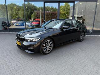 bmw-3-serie-320i-m-sport,1e-eig,hal