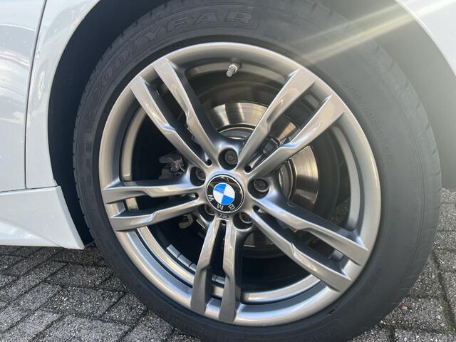 BMW 3-SERIE Touring 318i M Sport Edition Lmv Navi Automaat Cruise Pdc Klima Nap