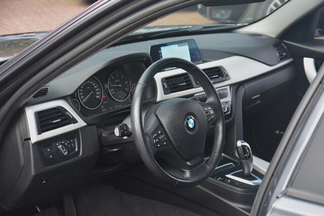 BMW 3-SERIE Touring 330d RWD High Executive | Navigatie | Sportstoelen | Full LED | ACC | Stoelverwarming | PDC | Elek.Trekhaak!! | Keurige 330d met de fijne 6 cilinder.