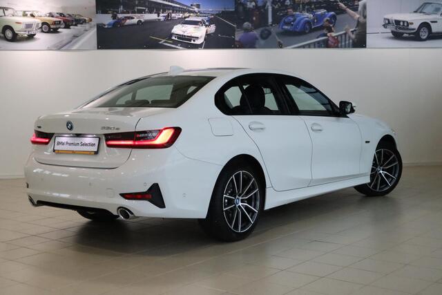 BMW 3-SERIE Sedan 330e xDrive High Executive Sport-Line / Schuif-kantel dak