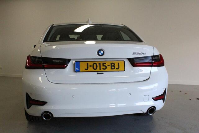 BMW 3-SERIE 330e eDrive Edition | STOEL-VERW | LED | PDC-V/A | CLIMA | DAB-RADIO | NAVIGATIE | ACC | 17'LMV |