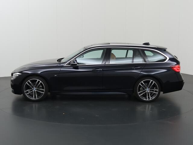 BMW 3-SERIE Touring 320i M Sport Edition | Panoramadak | Stoel/Stuurverwarming | Navigatie | Parkeersensoren | Elektr. Achterklep |