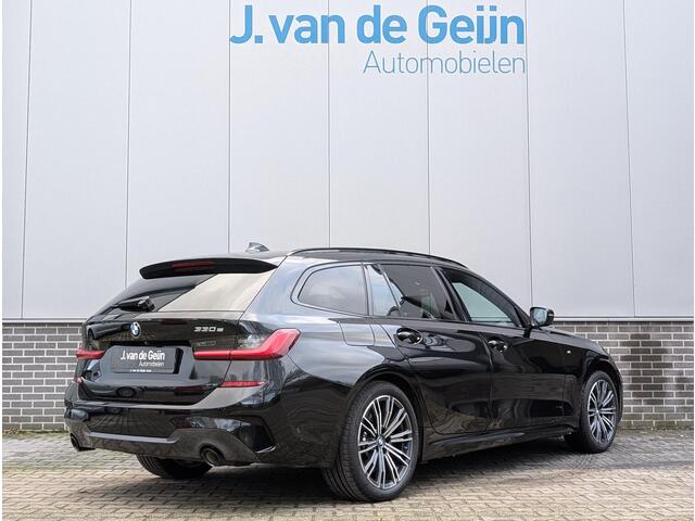 BMW 3-SERIE Touring 330e High Executive | M-sport | Panorama | Trekhaak | LED