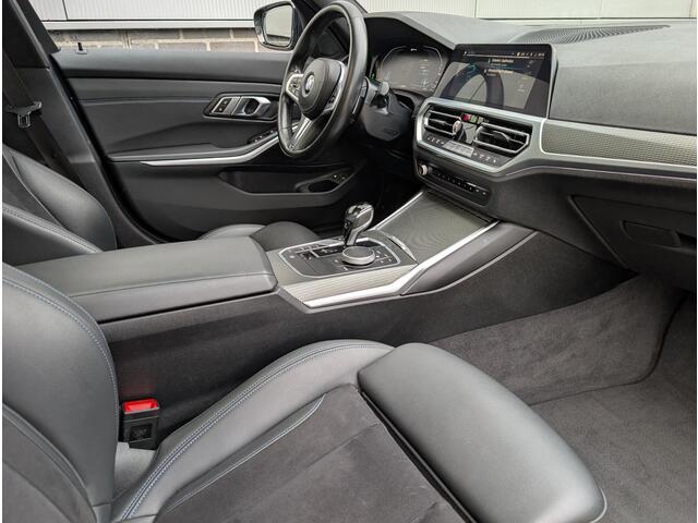 BMW 3-SERIE Touring 330e High Executive | M-sport | Panorama | Trekhaak | LED