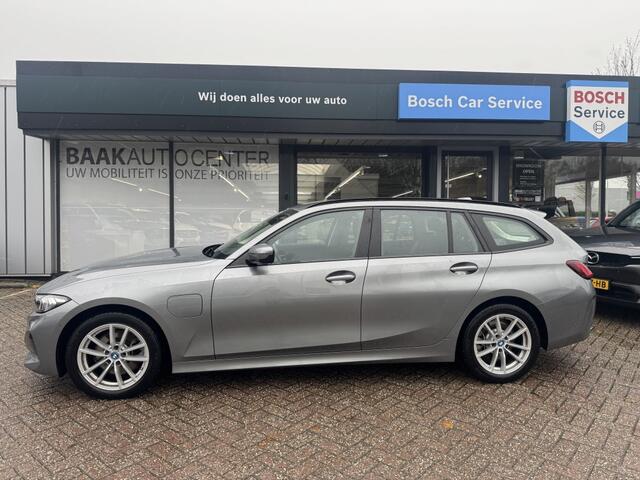 BMW 3-SERIE 320e | Facelift | Widescreen | Camera | Leder