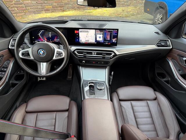BMW 3-SERIE 320E M-Sport Pro Pakket Panodak 19 Inch Trekhaak Leer Head-Up