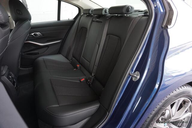 BMW 3-SERIE 318i Automaat | Carplay | LED | DAB+ | Sportstoel | Half leer