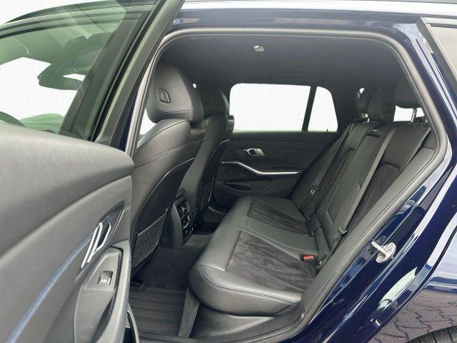 BMW 3-SERIE Touring 330e xDrive M-Sport / Laser-LED / HUD / Trekhaak / CarPlay
