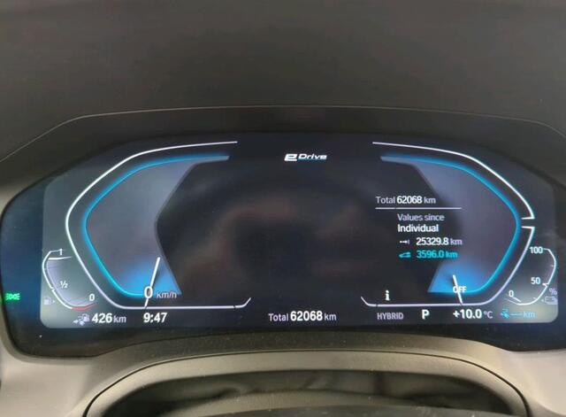 BMW 3-SERIE Touring 330e (292pk) 1e-Eig. & Dealer-Onderh. BOVAG-Garantie. NL-Auto.