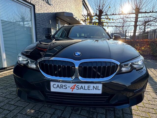 BMW 3-SERIE 318I Touring Autom. Business Edit. + Leder + Led + Navi + D-glas