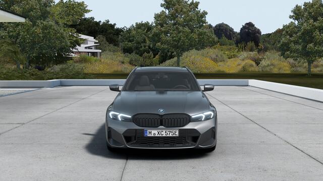 BMW 3-SERIE Touring 330e M Sport Automaat / Panoramadak / Sportstoelen / Achteruitrijcamera / Comfort Access / Adaptieve LED / Stoelverwarming /