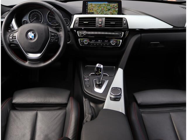 BMW 3-SERIE 318i Sport High Executive | Parkeercamera | LED | Org. Nederlands