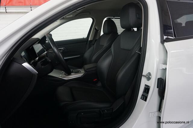 BMW 3-SERIE Touring 318i Exec Automaat | Carplay |Sportinter | DAB+ | Live Cockpit