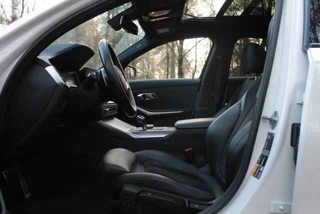 BMW 3-SERIE Touring 330e xDrive M-Pakket High Executive | Laser | Headup | Pano | Blind