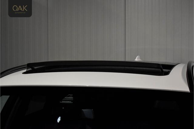 BMW 3-SERIE Touring 330e | M-Sport | Live Cockpit | Panorama | H&K | ACC | Leder/Alcantara | Alpin Wit