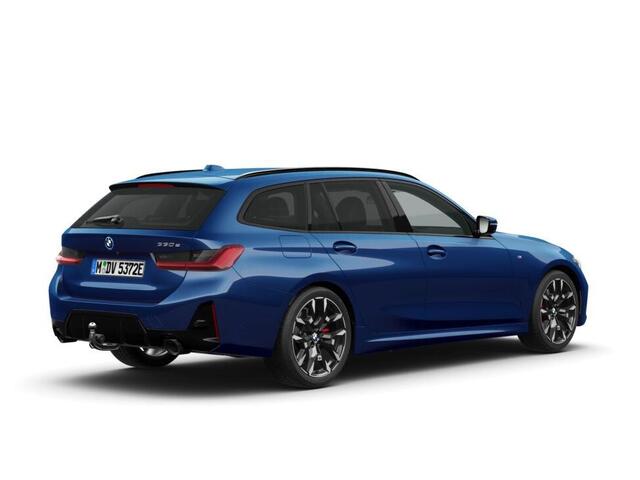 BMW 3-SERIE Touring 330e Individual Lak | M Sportpakket Pro | Innovation Pack | Comfort Pack | Trekhaak | Panoramadak
