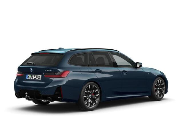 BMW 3-SERIE Touring 330e Individual Lak | M Sportpakket Pro | Innovation Pack | Comfort Pack | Trekhaak | Panoramadak