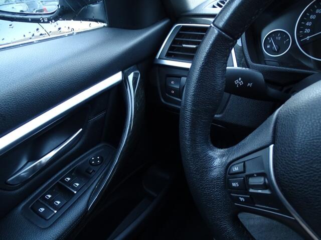 BMW 3-SERIE 320I CENT.HI.EX. Touring-Navi gr-Trkh-Pdc-Blth-Media