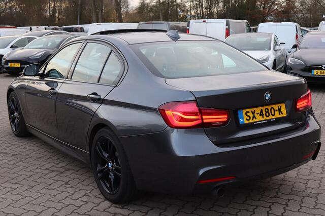 BMW 3-SERIE 318i Edition M Sport Shadow Executive Schuif- kanteldak, Navigatie, Lederen interieur, Cruise control,