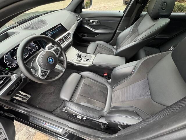 BMW 3-SERIE 330 e touring XDrive M-sport autom 1/2leer,panodak,headup,trekhaak,lmv,laserled,navi