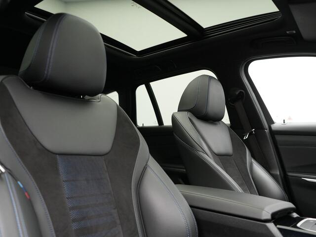 BMW 3-SERIE Touring 330e M Sport Plug In Hybrid 293pk PHEV | Panodak | Adaptief Onderstel | Head Up | Adaptive Cruise | Camera | Alcantara Sportstoelen Memory & Verwarmd | Apple Carplay | Sfeerverlichting | Navigatie | Keyless | Blis | DAB |
