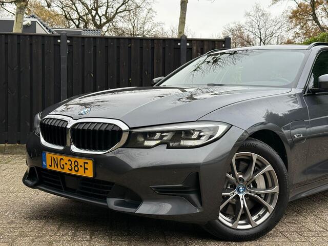 BMW 3-SERIE Touring 330e